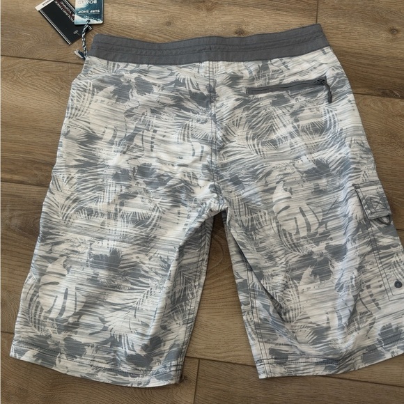 NWT MENS ROUNDTREE & YORK Gray Patterned Men's Swim Shorts - Picture 5 of 6
